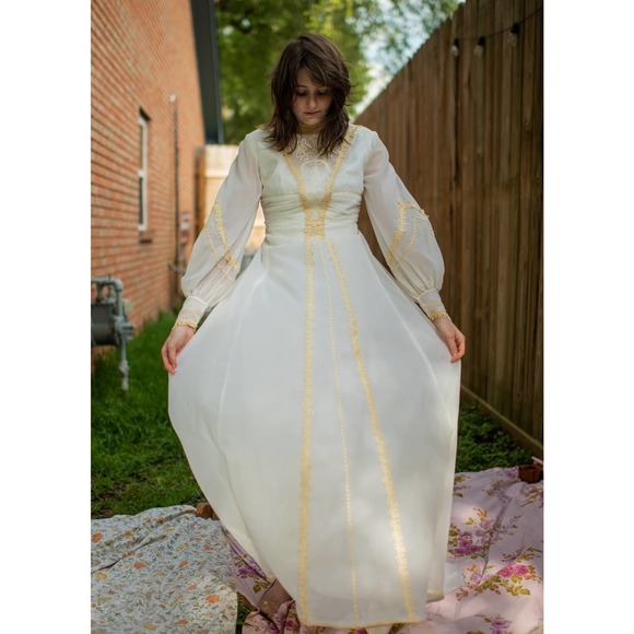 Vintage 70s Renaissance wedding gown, white cream lace chiffon, longsleeves, Sm​ - Picture 11 of 11